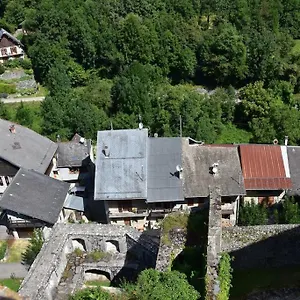 maison-sous-les-remparts.hotels-rhonealpes.com/